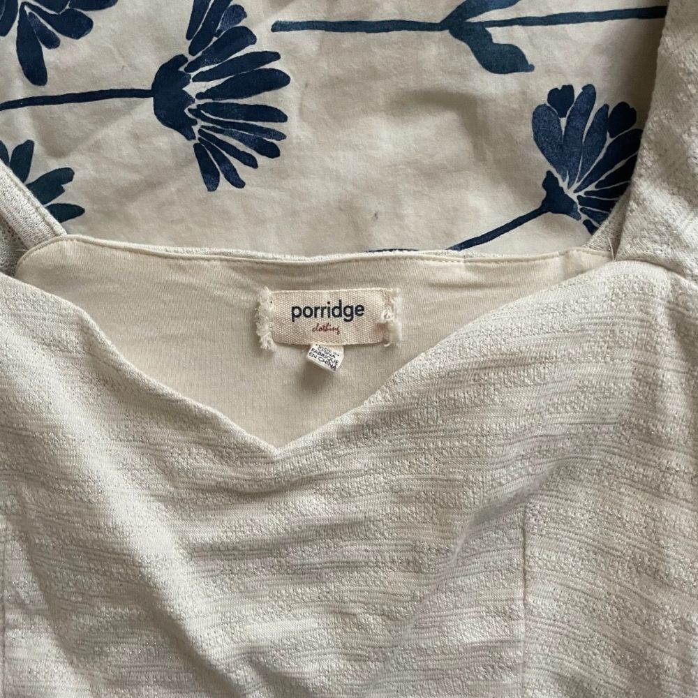 Anthrpologie porridge half sleeve sparkly ruffle top - Picture 4 of 4